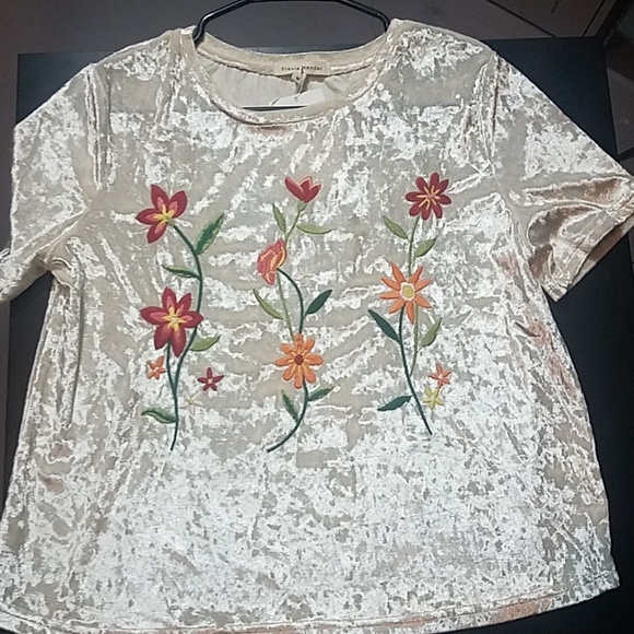 Top - Picture 2 of 3